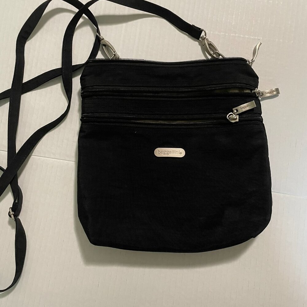 Baggallini Essentials Crossbody